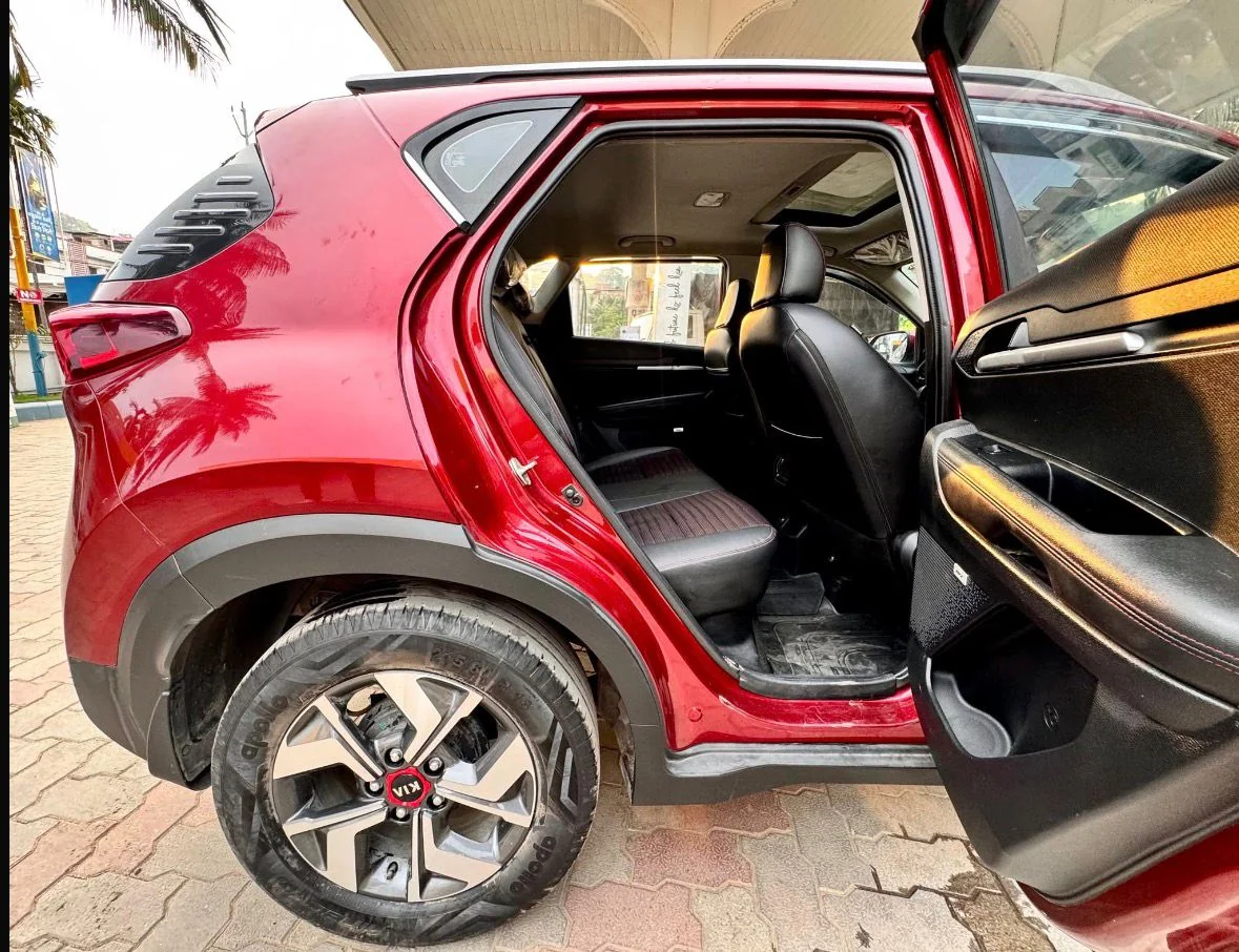 Kia Sonet - Thumbnail 4